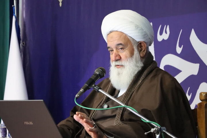 تاکید رهبر شهید بر عمومی کردن فلسفه؛تولید علم دینی بدون مبنا ممکن نیست تاکید رهبر شهید بر عمومی کردن فلسفه؛تولید علم دینی بدون مبنا ممکن نیست