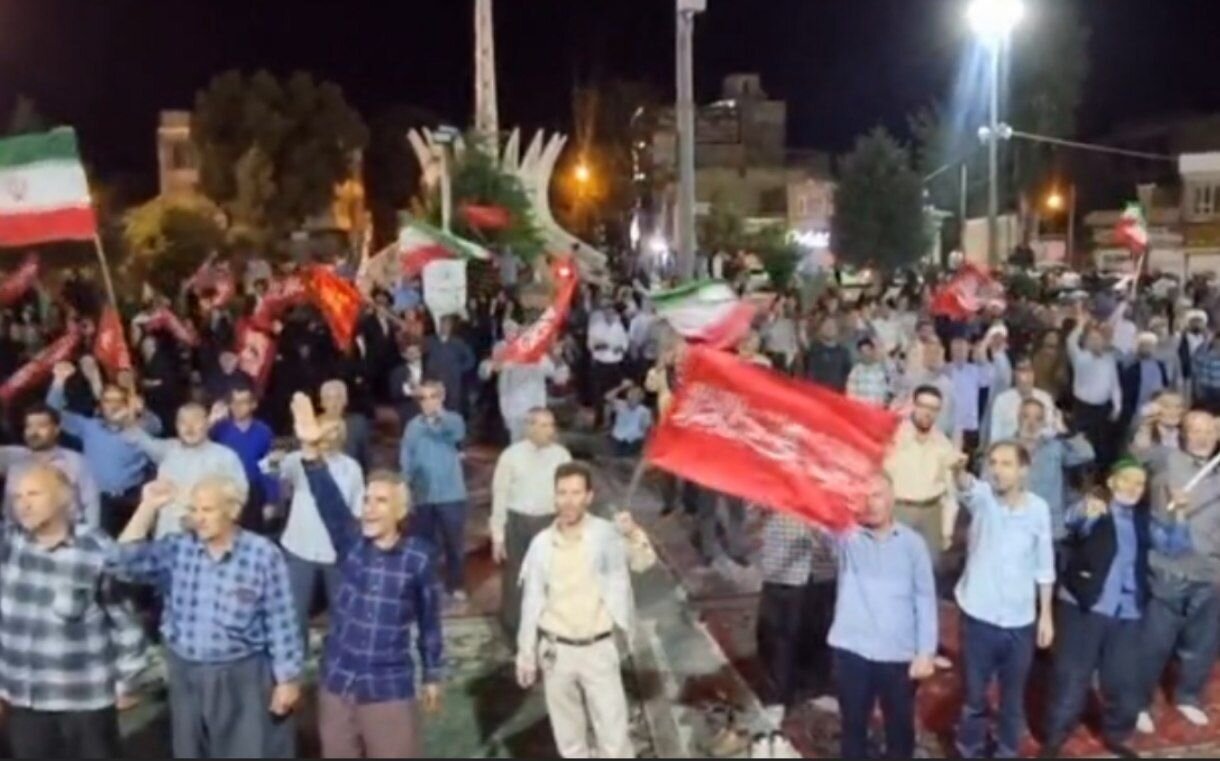 کردکوی؛ تداوم شبانه تجمعات در حمایت از انقلاب و رهبری