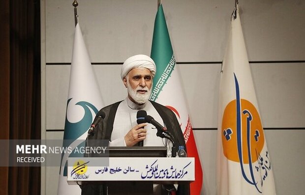 بینیاز: مدارس و مراکز علمی جزیره باید در شأن جایگاه کیش توسعه یابند بینیاز: مدارس و مراکز علمی جزیره باید در شأن جایگاه کیش توسعه یابند