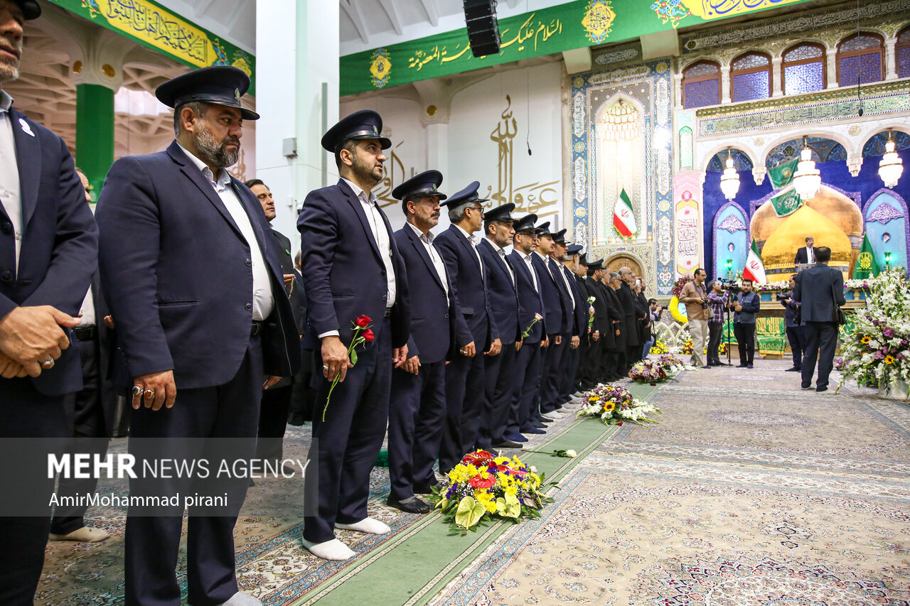 خطبهخوانی خادمان حرم بانوی کرامت در آستانه سالروز ورود حضرت به قم