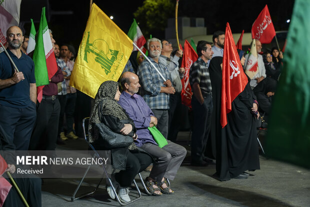 طنین فریاد «مرگ بر آمریکا» در اجتماع شبانه سلماسیها طنین فریاد «مرگ بر آمریکا» در اجتماع شبانه سلماسیها