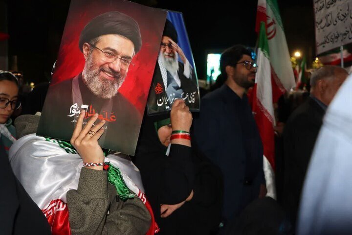 ۱۹۵ شب مقاومت و ایستادگی مردم خمین در لبیک به فرمان رهبر انقلاب