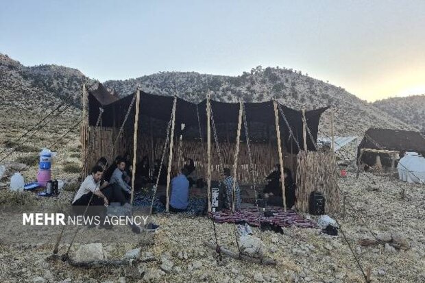 یک روز با عشایر سرگچینه؛ جایی که نوای نی با صدای مطالبه درهم آمیخت یک روز با عشایر سرگچینه؛ جایی که نوای نی با صدای مطالبه درهم آمیخت