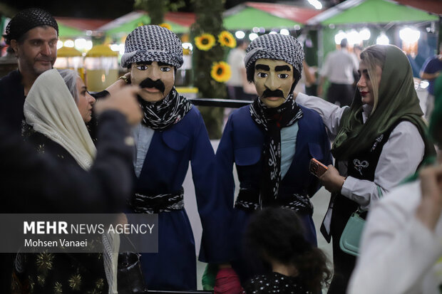 جشنواره گلاب‌گیری و صنایع دستی