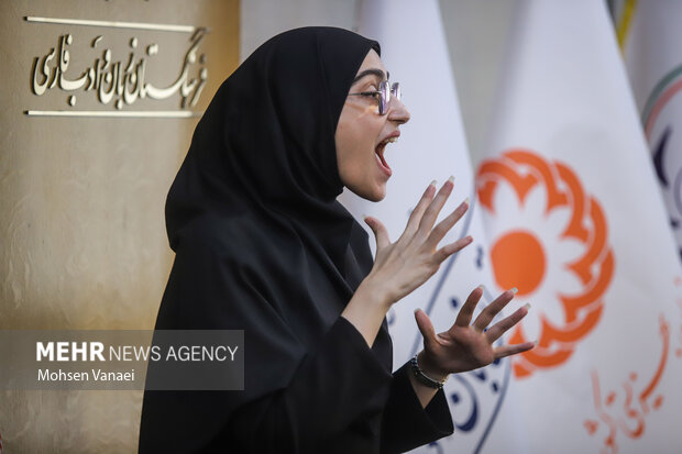 وقتی انگشت ها حرف می‌زند؛ گوش مسئولان می‌شنود؟